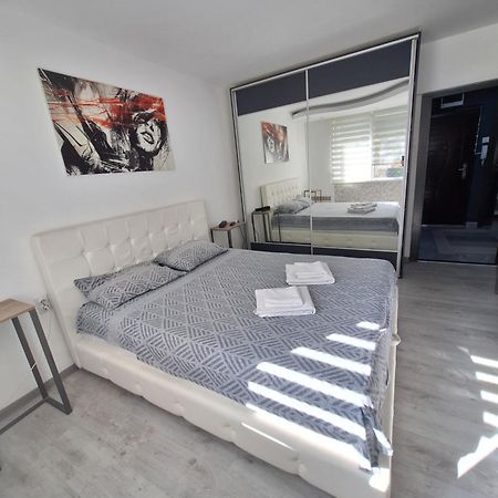Lux Apartment 7, Parking Nis Exterior photo